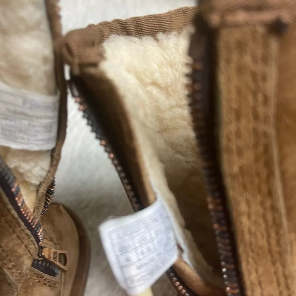 UGG Australia Mayfair Brown Suede Shearling Boots SZ6 side zipper rubber soles.